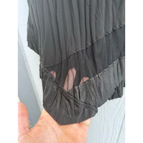 KOMAROV black crinkled sleeveless asymmetrical layered v neck artsy blouse top - Picture 4 of 8